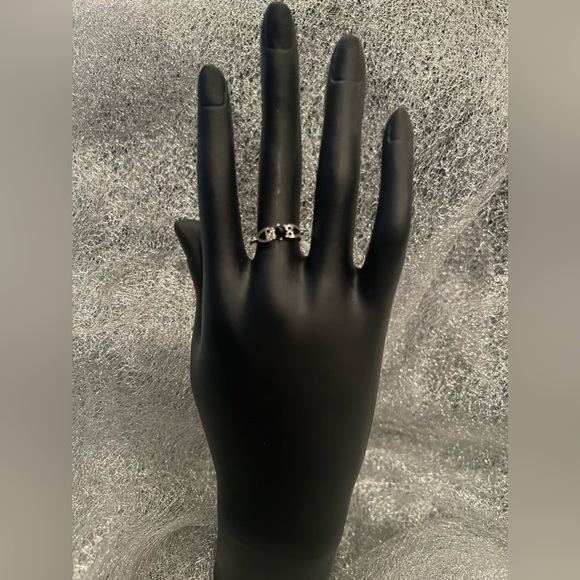 NEW: Elegant Vintage Stackable Style Finger Jewelry Decor - Picture 2 of 4